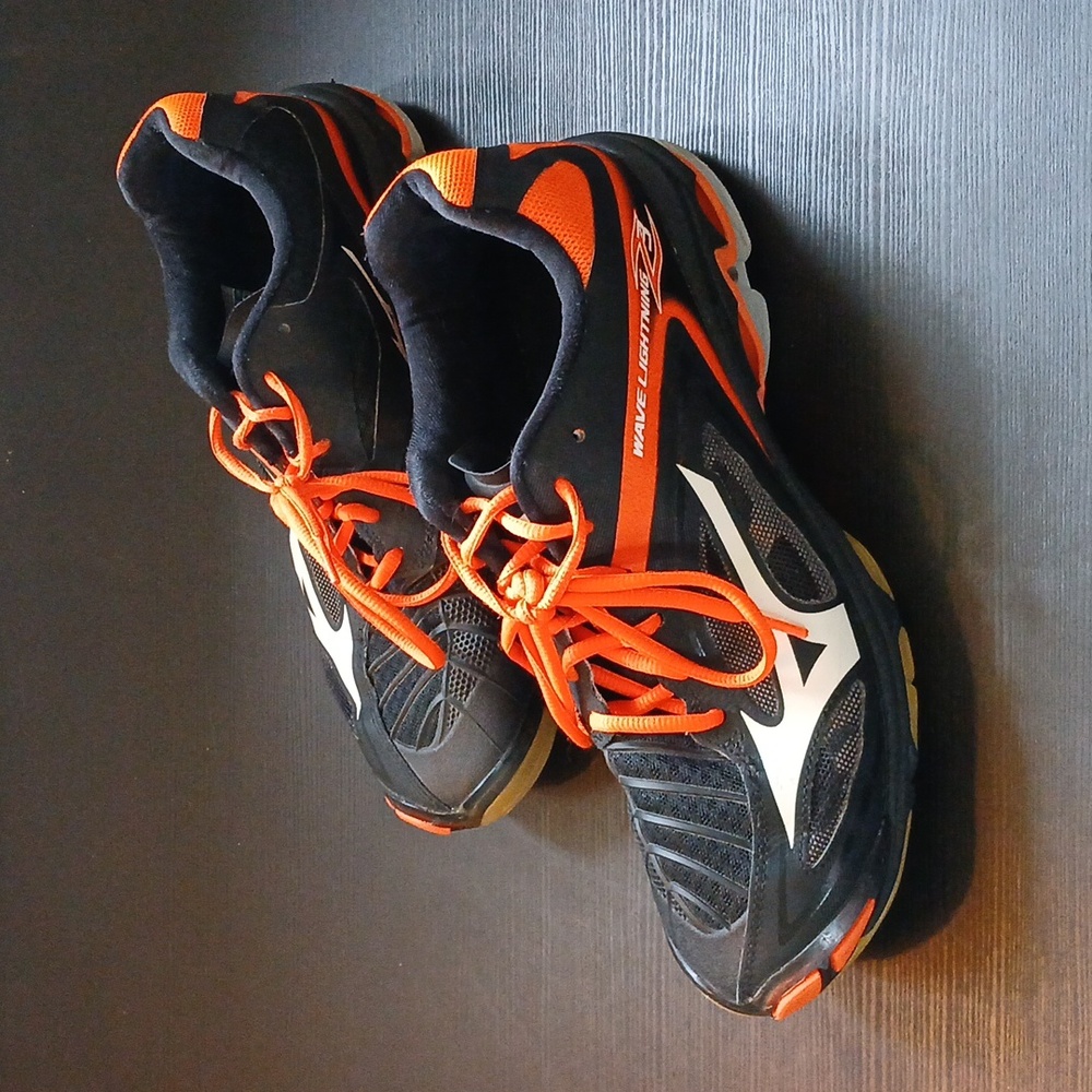 Mizuno Women's Wave Lightning 3 | Size 11.5 | Black + Orange